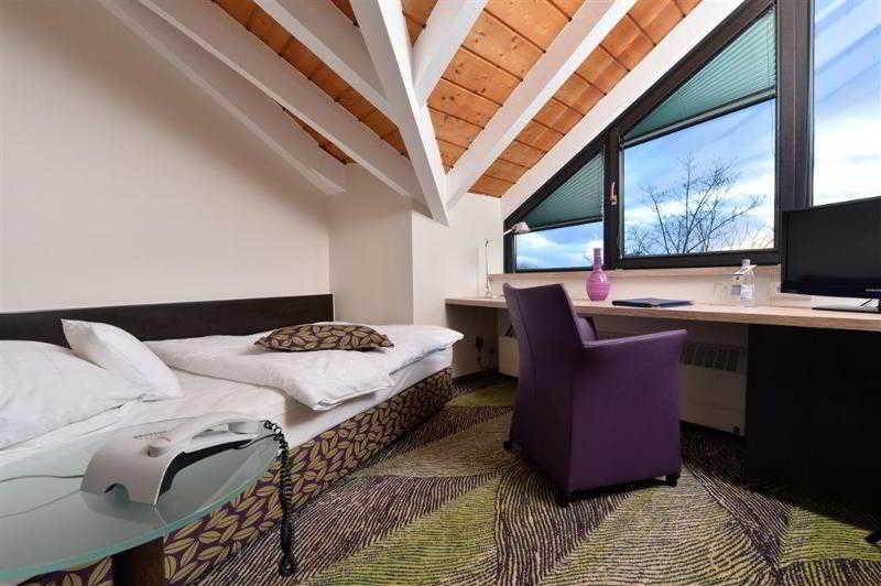 Dormero Hotel Duesseldorf 埃克拉特 外观 照片